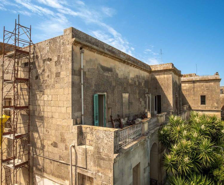 Mule-palazzo-storico-muro-leccese